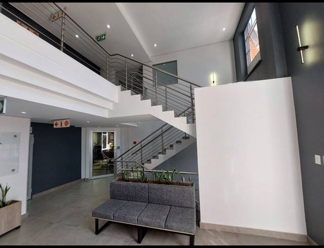 199M² OFFICE TO LET IN BRYANSTON